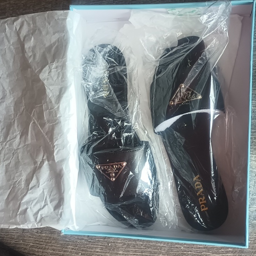 PRADA SLIDES - Picture 2 of 4